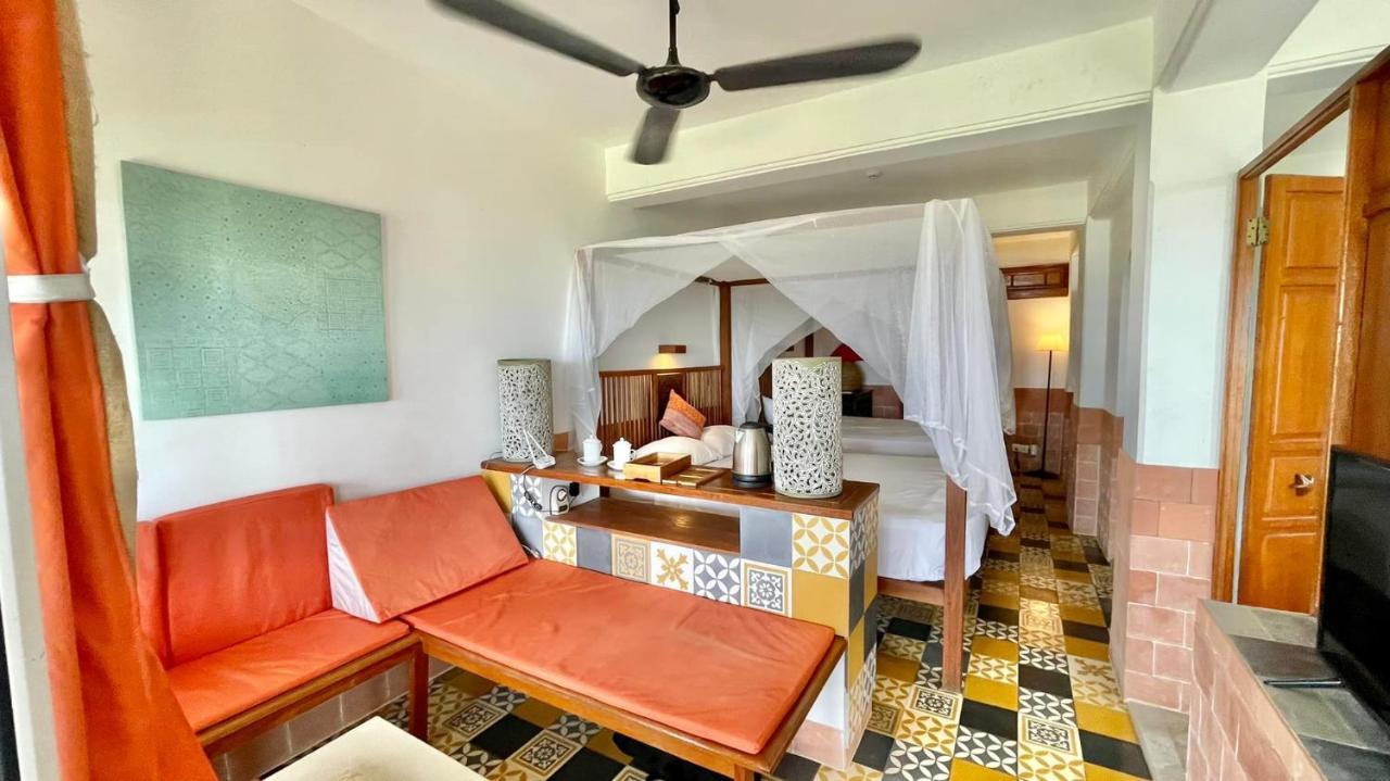 Villa Louise Hue Beach Boutique Hotel Eksteriør bilde